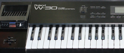 Floppy emulator 2AVCom in Roland W-30 load system bank.jpg